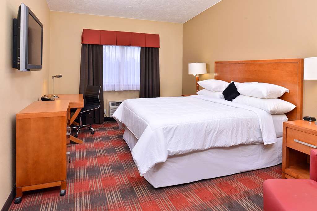 Quality Inn & Suites Airport Spokane Room photo
